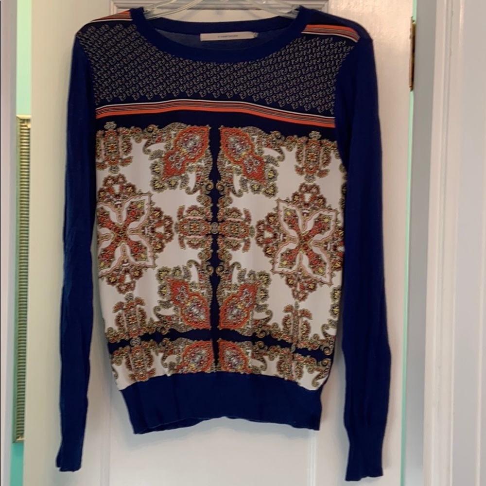 Beautiful detailed, light weight sweater
